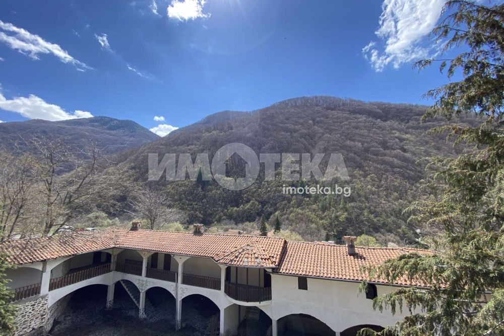 Продава ХОТЕЛ, с. Пастра, област Кюстендил, снимка 6 - Хотели - 53382007