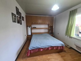 House Promishlena zona - Iztok, Haskovo 5