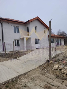 Hus Izgrev, region Varna 4