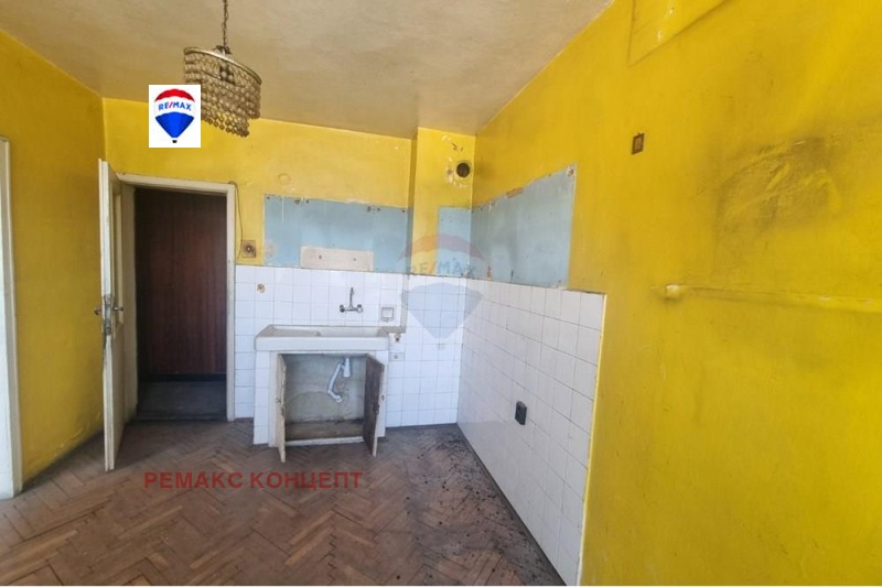 Продава  2-стаен град Шумен , Пазара , 62 кв.м | 36402579 - изображение [6]