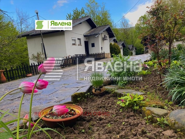 Продава ХОТЕЛ, с. Орешак, област Ловеч, снимка 2 - Хотели - 48215202