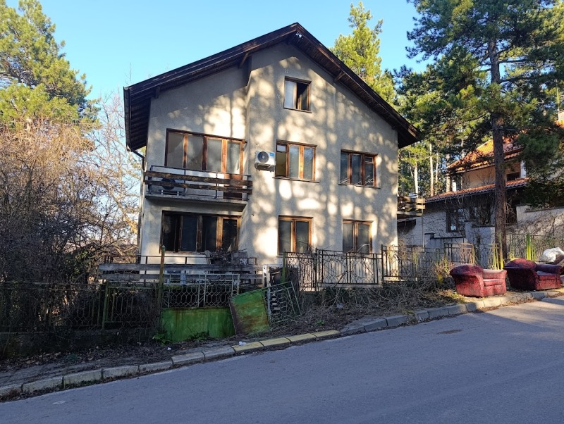 Продава КЪЩА в град София, гр. Банкя - 368 кв.м / 390 000 € » 762 773.70 лв., КАНТОРА НЕДВИЖИМИ ИМОТИ 'БАНКЯ'