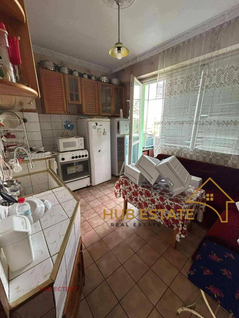 Продава 3-СТАЕН, гр. Добрич, Дунавите, снимка 2 - Апартаменти - 53050125