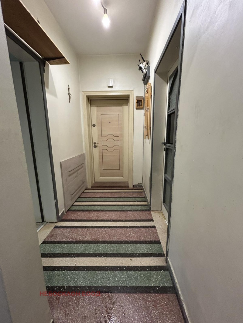 Продава  2-стаен град София , Изток , 65 кв.м | 67042908