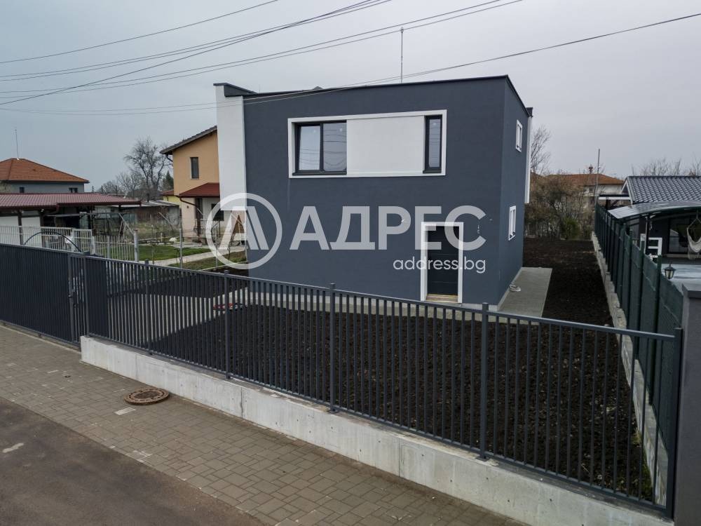 Продава КЪЩА, с. Голяновци, област София област