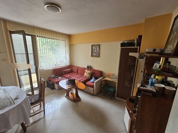 Продава 2-СТАЕН, гр. Бургас, Изгрев, снимка 3 - Апартаменти - 52722494