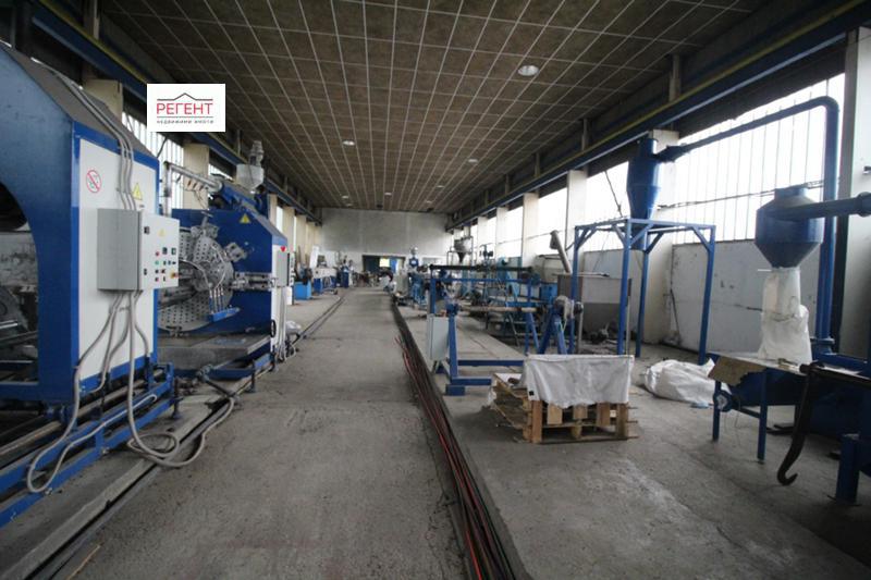 Продава ПРОМ. ПОМЕЩЕНИЕ, гр. Габрово, Промишлена зона, снимка 3 - Производствени сгради - 53647526