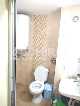 2 chambres Vazrajdane, Bourgas 11