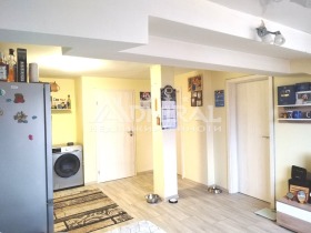 2 chambres Vazrajdane, Bourgas 2
