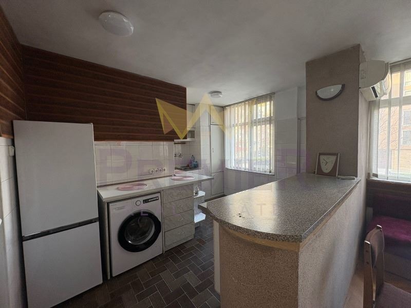 Продава МНОГОСТАЕН, гр. Пловдив, Кючук Париж, снимка 3 - Апартаменти - 54304424