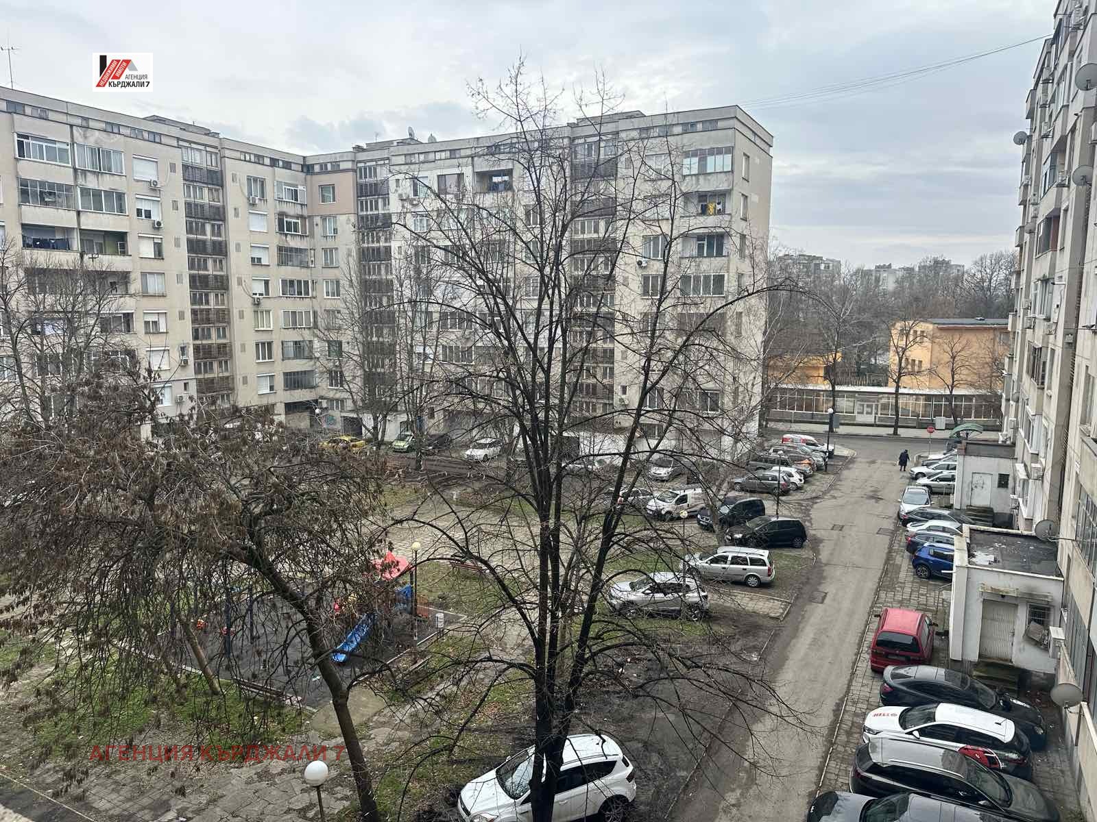 Продава 2-СТАЕН, гр. Кърджали, Център, снимка 10 - Апартаменти - 54735836