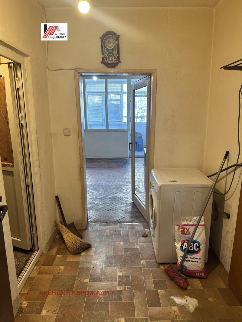Продава  3-стаен град Кърджали , Веселчане , 65 кв.м | 10062132 - изображение [2]