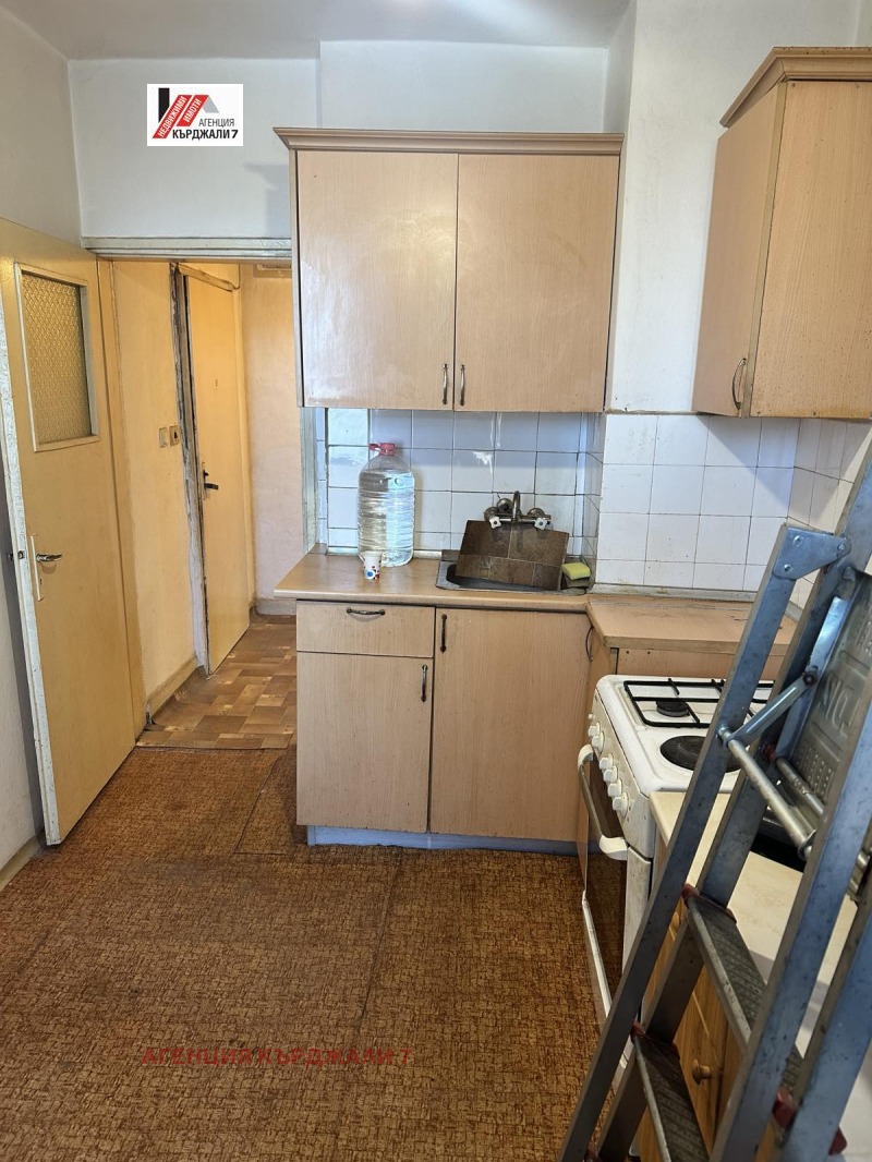 Продава  3-стаен град Кърджали , Веселчане , 65 кв.м | 10062132 - изображение [9]