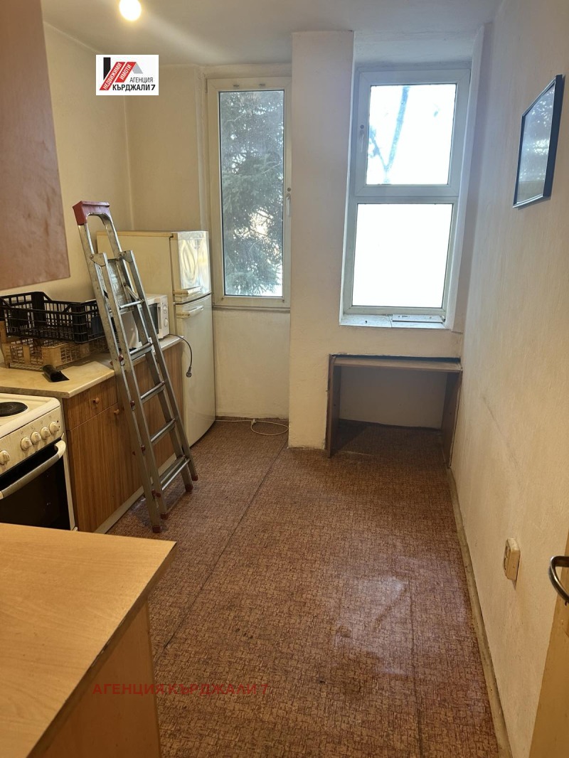 Продава  3-стаен град Кърджали , Веселчане , 65 кв.м | 10062132 - изображение [8]