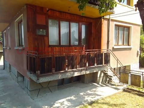 Продава КЪЩА, гр. Луковит, област Ловеч, снимка 2 - Къщи - 52779161