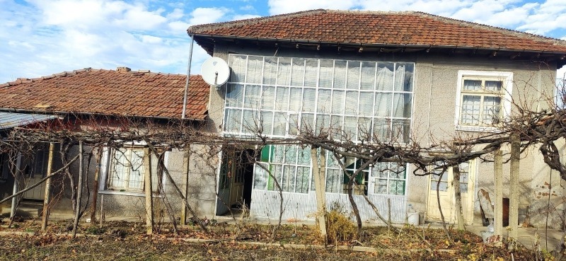 Продава КЪЩА, с. Кацелово, област Русе