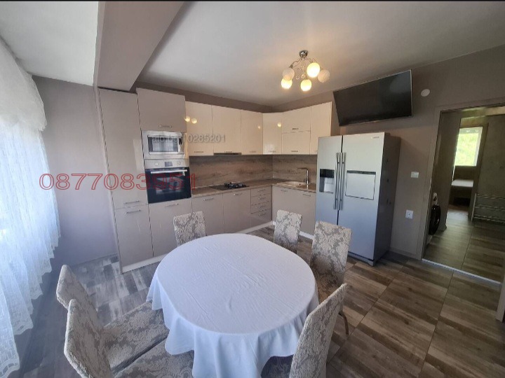 Продава 3-СТАЕН, гр. Бургас, Възраждане, снимка 2 - Апартаменти - 53196766