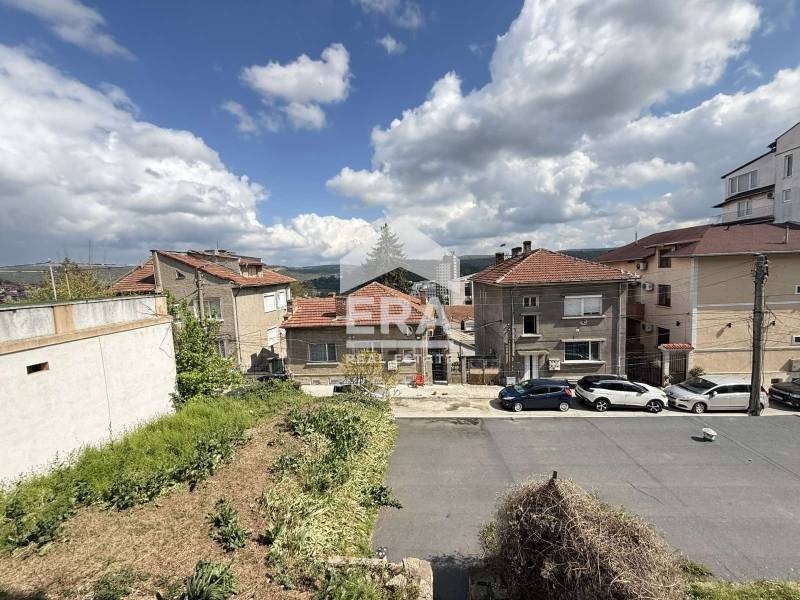 Продава ЕТАЖ ОТ КЪЩА, гр. Велико Търново, Център, снимка 9 - Етаж от къща - 54357226