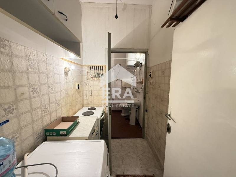 Продава ЕТАЖ ОТ КЪЩА, гр. Велико Търново, Център, снимка 3 - Етаж от къща - 54357226