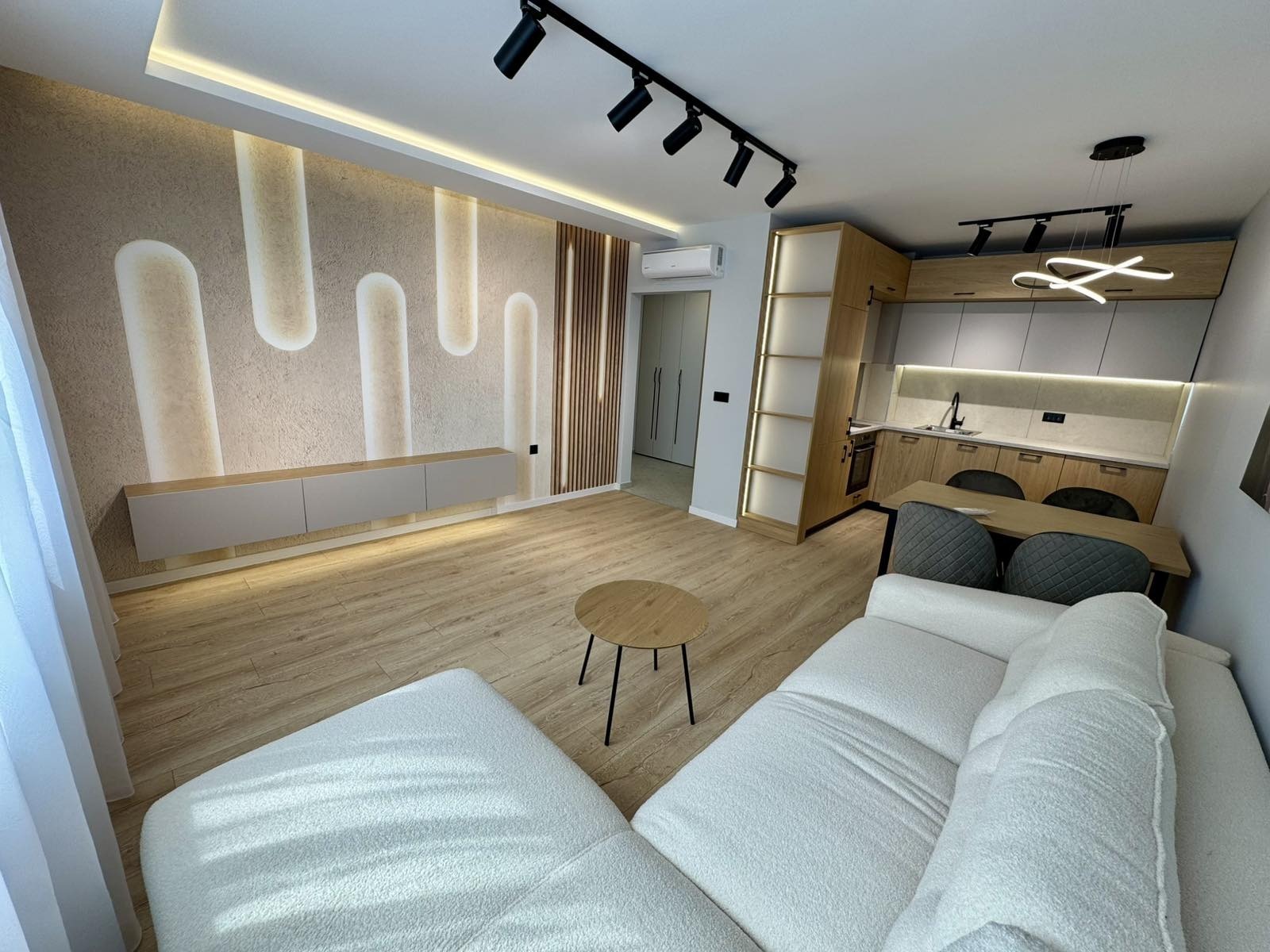 Продава 2-СТАЕН, гр. Пловдив, Остромила, снимка 3 - Апартаменти - 55299278