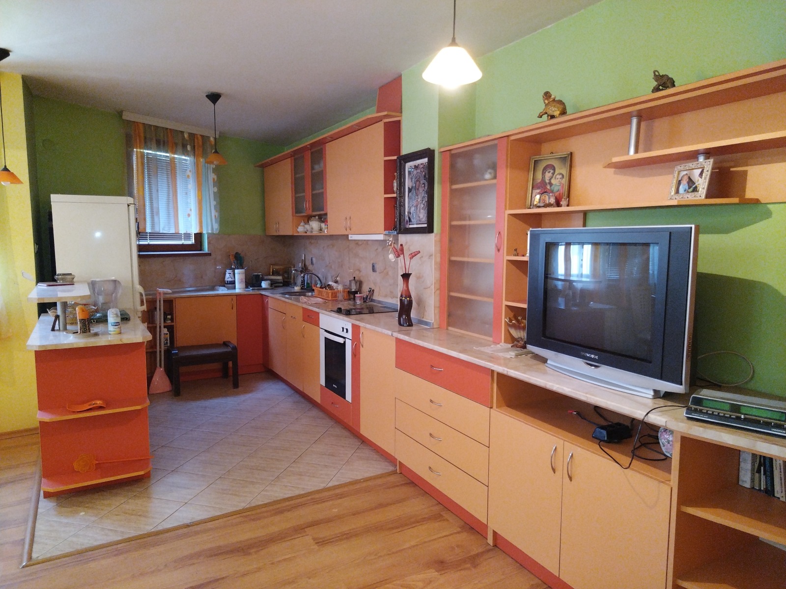 Продава 3-СТАЕН, гр. Перник, Център, снимка 2 - Апартаменти - 53673252