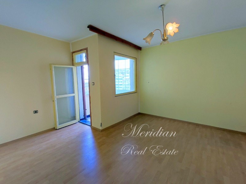 Продава 3-СТАЕН в град Добрич, Център - 98 кв.м / 110 000 € » 215 141.30 лв., МЕРИДИАН