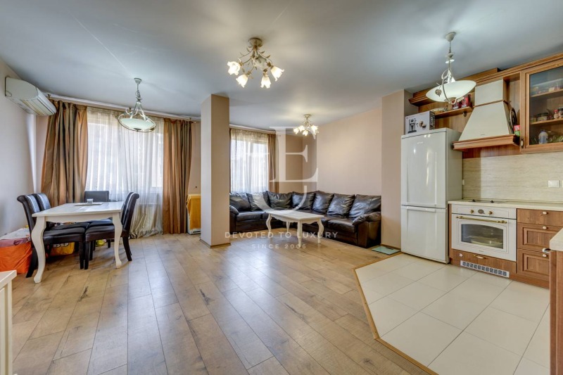In vendita  1 camera da letto Sofia , Tsentar , 80 mq | 65871120