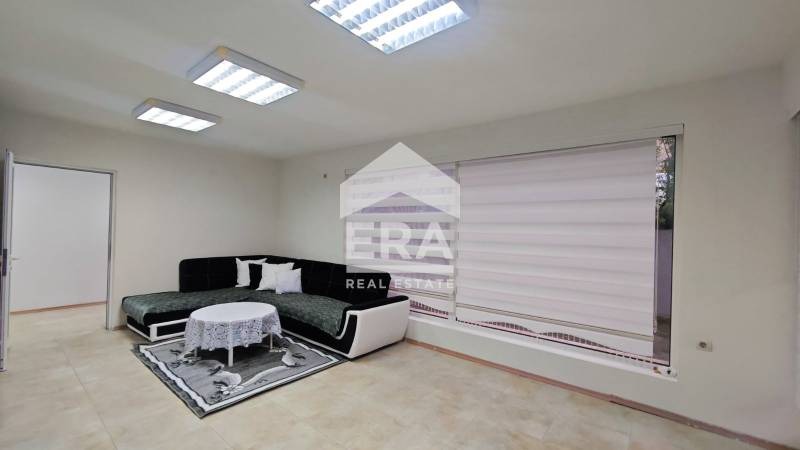 Te koop  Kantoor Targovishte , Tsentar , 78 m² | 42837344