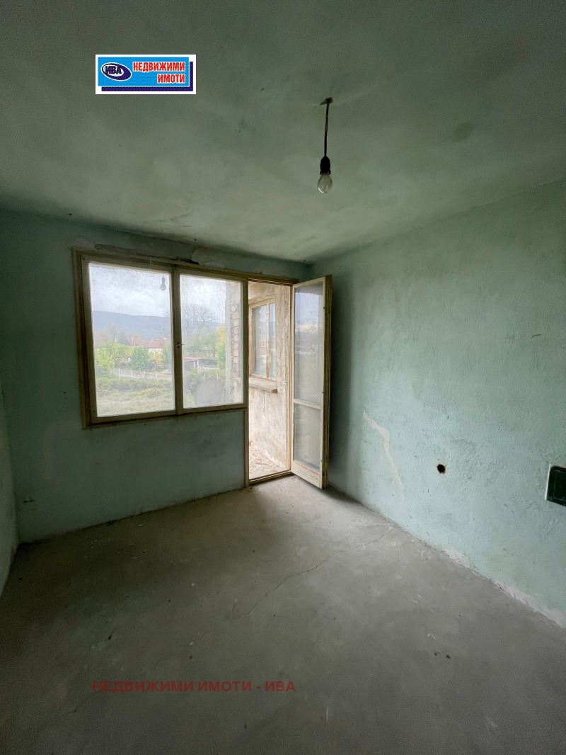 Продава ЕТАЖ ОТ КЪЩА, с. Първомайци, област Велико Търново, снимка 2 - Етаж от къща - 52520808