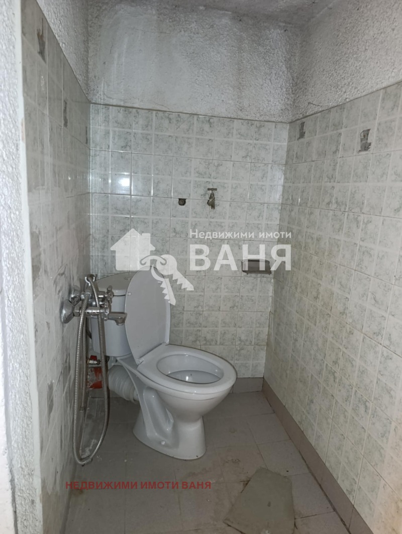 Продава КЪЩА, гр. Карлово, област Пловдив, снимка 12 - Къщи - 52406435