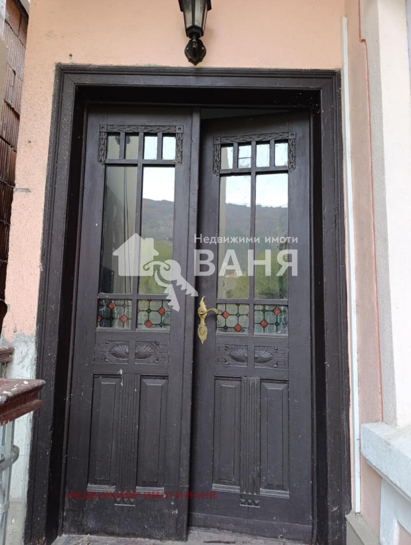 Продава КЪЩА, гр. Карлово, област Пловдив, снимка 2 - Къщи - 52406435