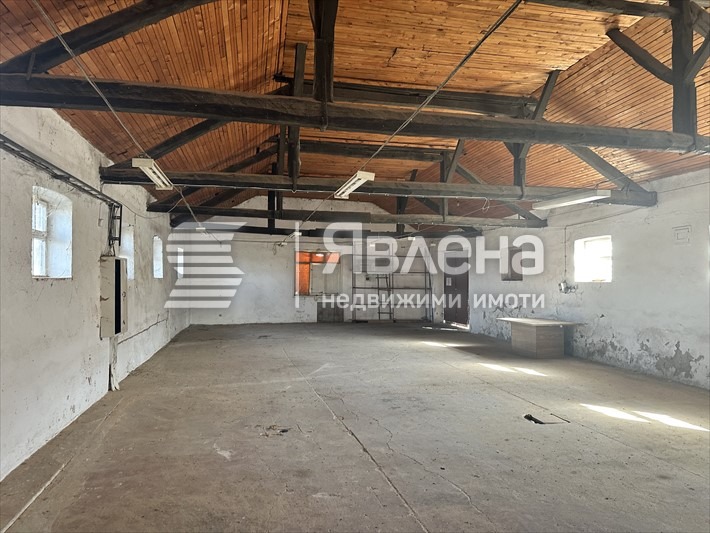 Продава ПРОМ. ПОМЕЩЕНИЕ, с. Белащица, област Пловдив, снимка 4 - Производствени сгради - 55548414