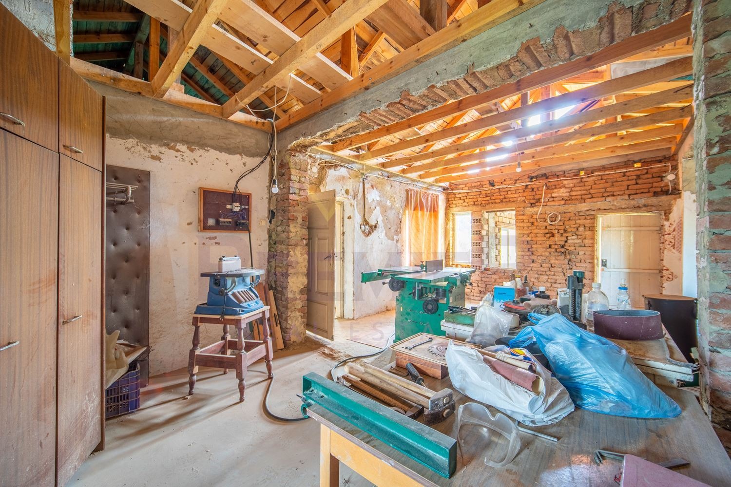 Продава КЪЩА, с. Хаджи Димитър, област Добрич, снимка 6 - Къщи - 54680461