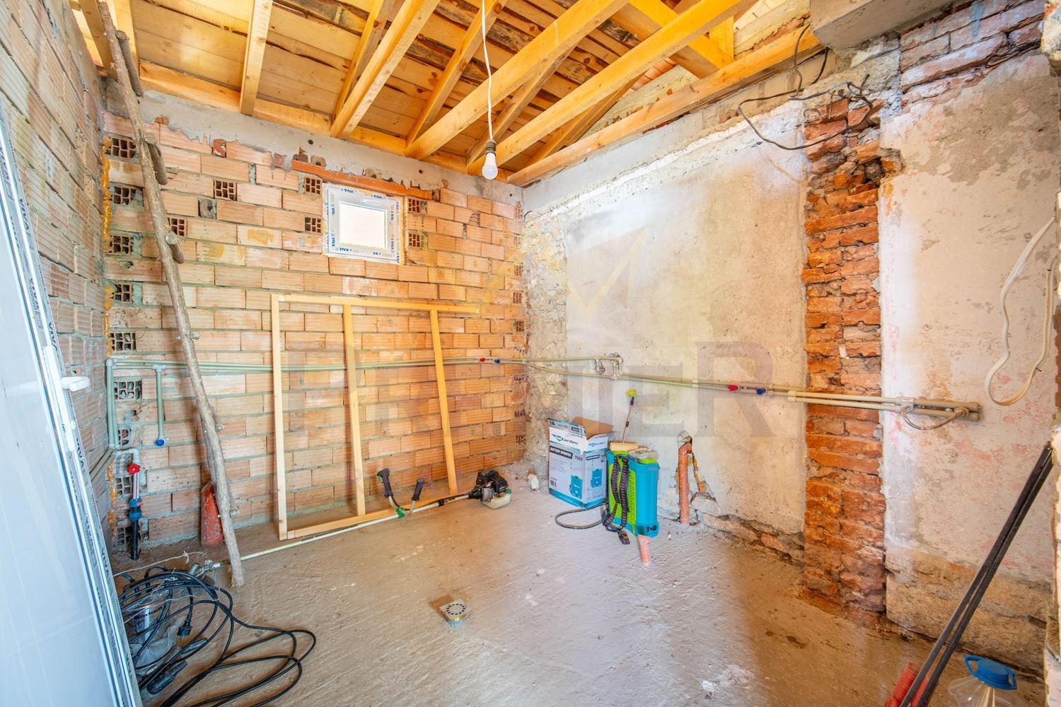Продава КЪЩА, с. Хаджи Димитър, област Добрич, снимка 10 - Къщи - 54680461