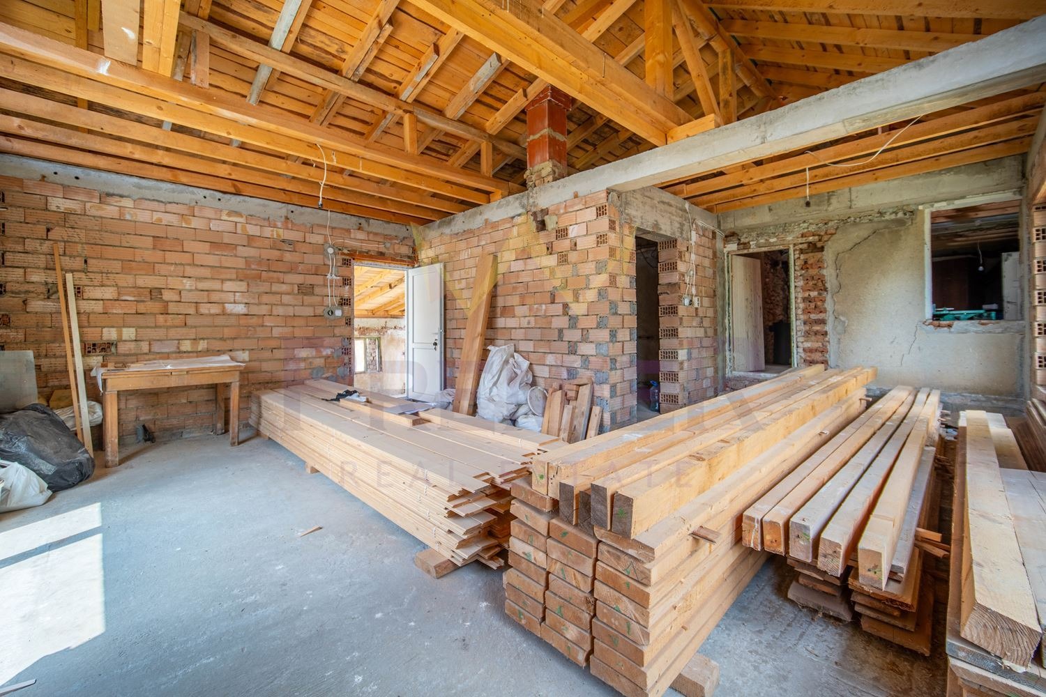 Продава КЪЩА, с. Хаджи Димитър, област Добрич, снимка 5 - Къщи - 54680461