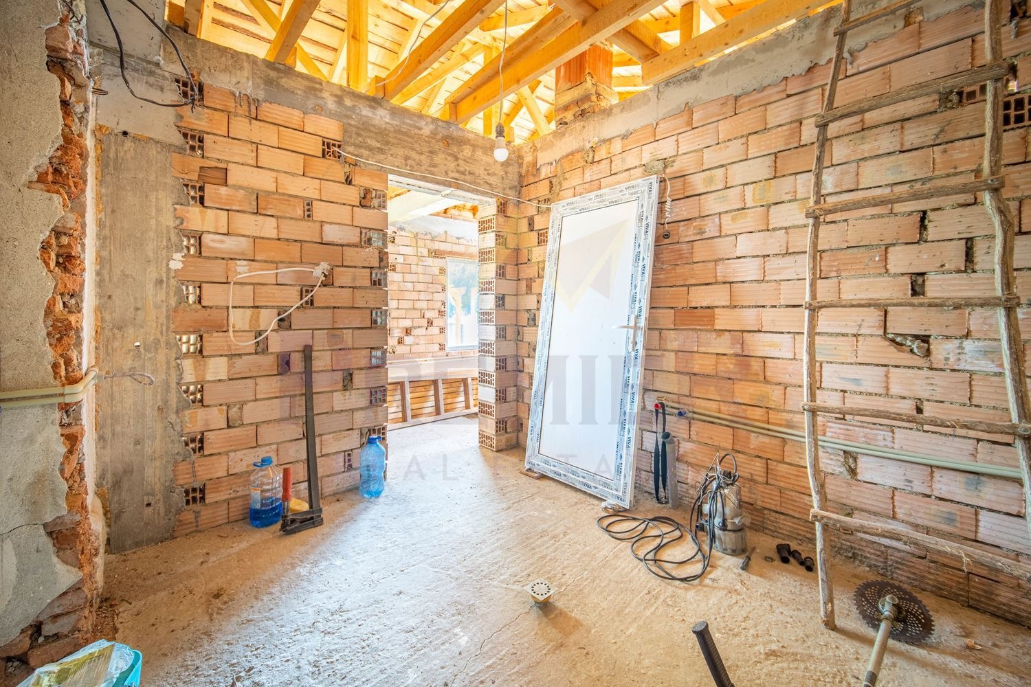 Продава КЪЩА, с. Хаджи Димитър, област Добрич, снимка 11 - Къщи - 54680461
