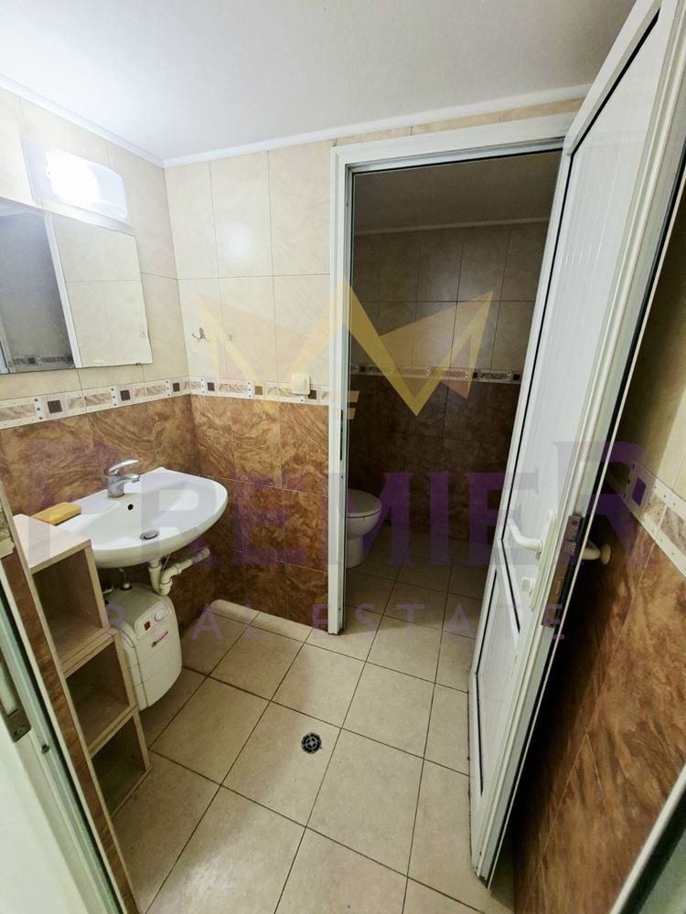 Продава МАГАЗИН, гр. Варна, ЖП Гара, снимка 6 - Магазини - 55989115