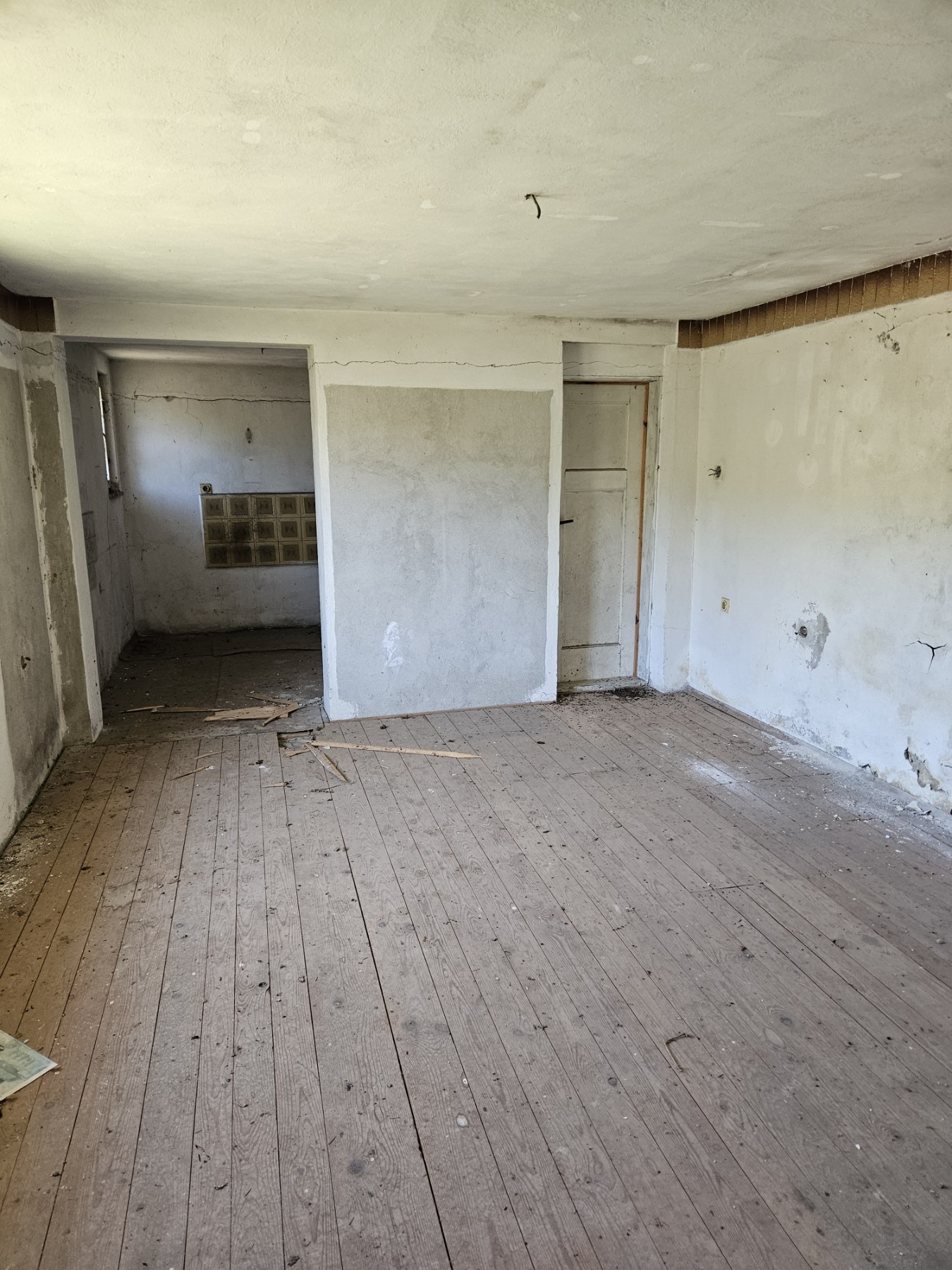 Продава КЪЩА, с. Чуково, област Габрово, снимка 4 - Къщи - 54540408