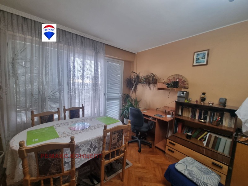 Продава 2-СТАЕН, гр. Шумен, Тракия, снимка 1 - Aпартаменти - 48120888