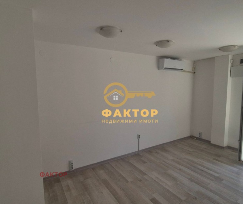 Til salg  Kontor Plovdiv , Sadijski , 30 kvm | 83914288 - billede [2]