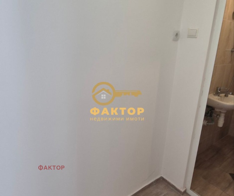 Til salg  Kontor Plovdiv , Sadijski , 30 kvm | 83914288 - billede [3]