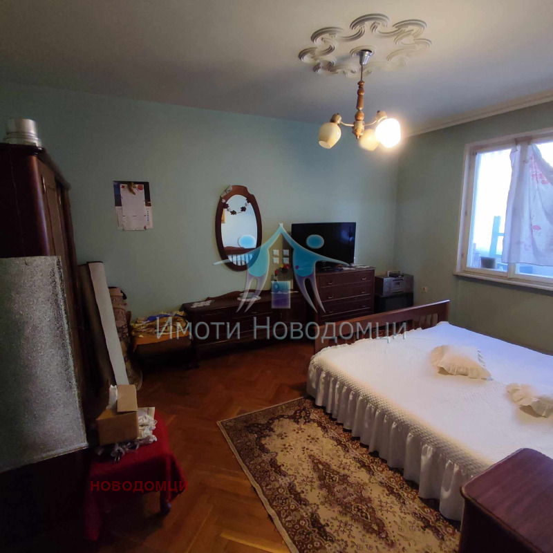 Продава ЕТАЖ ОТ КЪЩА в град Шумен, Добруджански - 60 кв.м / 89 476 € » 174 999.85 лв., НОВОДОМЦИ