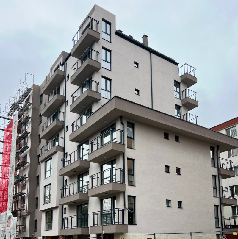 Продава 3-СТАЕН, гр. Велико Търново, Бузлуджа, снимка 2 - Апартаменти - 52563995