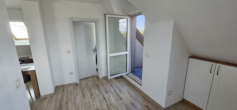 Продава 3-СТАЕН, гр. София, Бенковски, снимка 3 - Апартаменти - 53335917