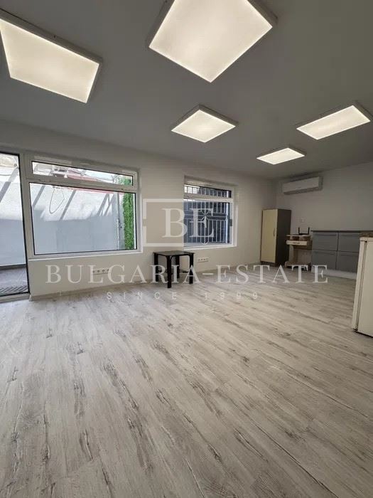 Продава ОФИС, гр. Варна, Колхозен пазар, снимка 5 - Офиси - 54407736