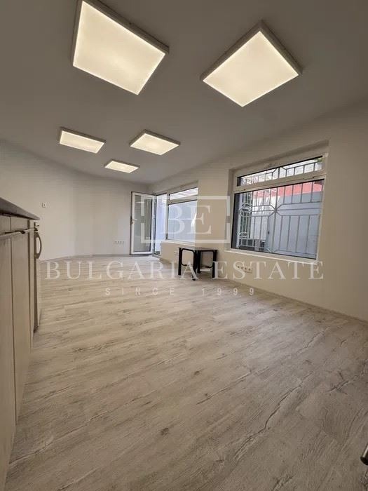Продава ОФИС, гр. Варна, Колхозен пазар, снимка 3 - Офиси - 54407736