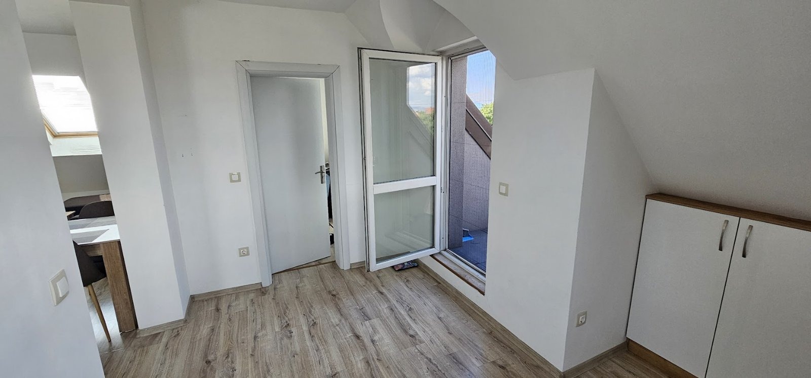 Продава 3-СТАЕН, гр. София, Бенковски, снимка 3 - Апартаменти - 53335917