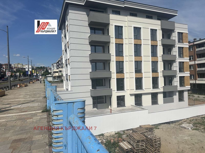 Продава  3-стаен град Кърджали , Възрожденци , 97 кв.м | 30801146 - изображение [3]