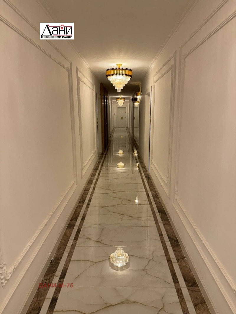 Продава  3-стаен град Шумен , Боян Българанов 1 , 86 кв.м | 70907576 - изображение [12]