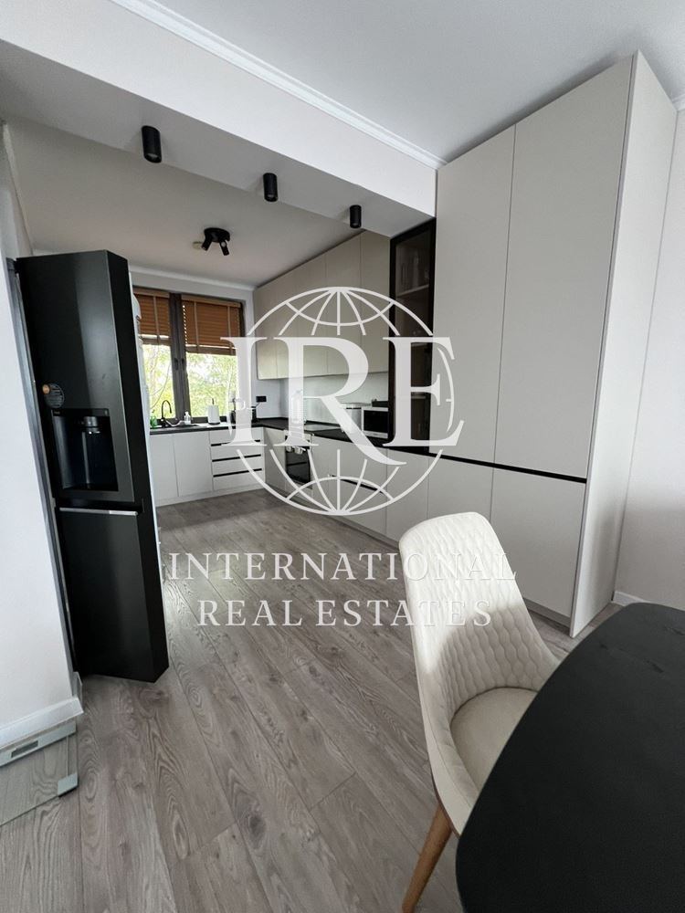 Продава КЪЩА, гр. Балчик, област Добрич, снимка 3 - Къщи - 55751671
